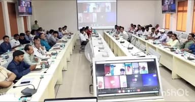 बेगूसराय: कारगिल भवन में DDC की अध्यक्षता में विशेष विकास शिविर को लेकर बैठक हुई, कई निर्देश दिए गए