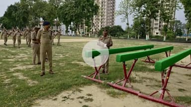 रामपुर: मंगलवार को पुलिस लाइन में अपर पुलिस अधीक्षक अतुल कुमार श्रीवास्तव ने परेड की सलामी लेकर किया निरीक्षण