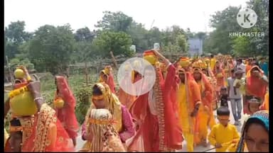 पटेढ़ी बेलसर: मिश्रौलिया में हनुमत महायज्ञ और हनुमान प्रतिमा की प्राण प्रतिष्ठा को लेकर निकाली गई कलश यात्रा