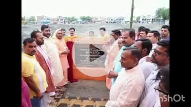 बलरामपुर: बड़ा मंगलवार पर झारखंडी सरोवर का भव्य लोकार्पण देवीपाटन मंदिर के महंत मिथलेश नाथ योगी व सदर विधायक पलटू राम ने किया