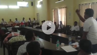 बीना: जनपद कार्यालय की बैठक में जनपद सदस्य ने किया हंगामा, अधिकारी पर फेंकी पानी की बोतल, थाने में शिकायत