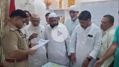 अमरोहा: बकरीद के त्यौहार पर सुविधाओं को लेकर डीएम और एसपी से मिले मुस्लिम कमेटी के लोग