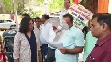 सिगरा में सिंचाई विभाग द्वारा 4000 पदों को समाप्त किए जाने का कर्मचारियों ने किया विरोध-प्रदर्शन