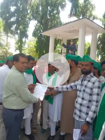 @लखीमपुर_खीरी 
#Lakhimpur_Kheri
सिंचाई के लिए मुफ्त बिजली व बिजली निजीकरण एवम् के लिए ज्ञापन।
Memorandum for free electricity for irrigation and electricity privatization.