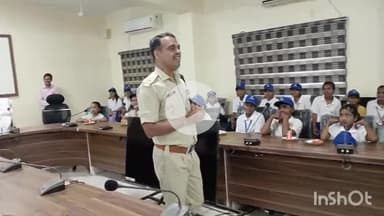 रायसेन: एसपी ने बच्चों को दी पुलिस कार्यप्रणाली की जानकारी, सोशल मीडिया पर अजनबियों से बात न करने की सलाह
