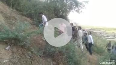 खबर औरैया से गंगा दशहरा की पूर्व संध्या पर यमुना तट पर चला विशेष सफाई  अभियान