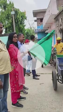 धोरैया: बटसार पंचायत में 2 साल से बंद कचरा उठाव फिर शुरू, बीडीओ ने हरी झंडी दिखाई