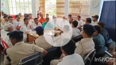 भभुआ: भभुआ थाना में बकरीद पर्व को लेकर एसडीएम व एसडीपीओ के नेतृत्व में शांति समिति की बैठक की गई