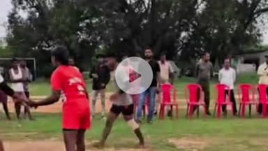 बलियापुर: छाताकुली: बलियापुर सीओ प्रवीण कुमार सिंह ने कबड्डी खिलाड़ियों का उत्साहवर्धन किया