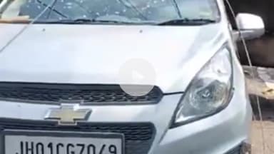 कांके: रांची के डिबडीह के पास सड़क पर पेड़ गिरने से यातायात बाधित