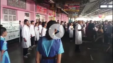 कटिहार: कटिहार रेलवे स्टेशन पर नुक्कड़ नाटक से प्लास्टिक प्रदूषण पर जागरूकता अभियान