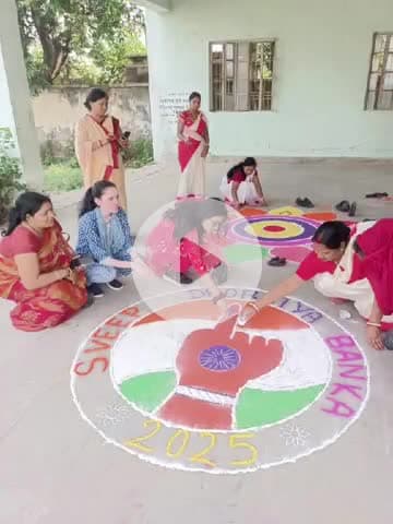 धोरैया: स्वीप कार्यक्रम के तहत धोरैया प्रखंड मुख्यालय में रंगोली बनाकर मतदाताओं को किया गया जागरूक