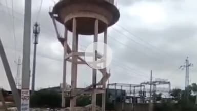 भिनाय: बिजयनगर औद्योगिक क्षेत्र में स्थित जर्जर ओवरहेड पानी की टंकी को जनसुरक्षा के लिए ध्वस्त किया गया