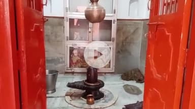 गजरौला के इन्द्राचौक पर स्थित साईं मंदिर में प्रसाद चढ़ाने से होती है मनोकामना पूरी, भक्त लोग आए दिन कराते हैं भंडारे