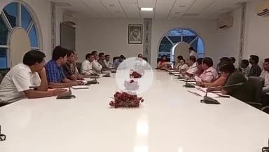 शाहजहांपुर: जिलाधिकारी की अध्यक्षता में भैंसी नदी के पुनर्जीवित करने और वृक्षा रोपण के संबंध में बैठक संपन्न