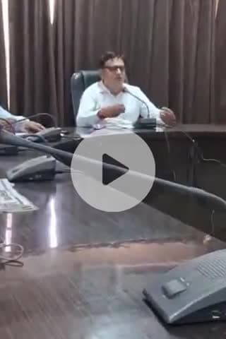 टीकमगढ़: कलेक्ट्रेट में शांति समिति की बैठक, ईद पर खुले में कुर्बानी पर रोक, मुस्लिम समाज घरों में निभाएगा परंपरा