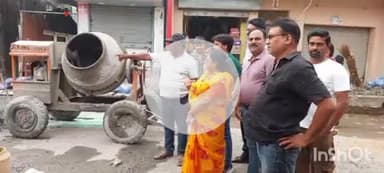 फारबिसगंज: फारबिसगंज नगर परिषद की मुख्य पार्षद वीणा देवी ने निर्माणाधीन सड़क का किया निरीक्षण