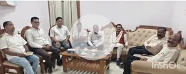 जगदलपुर: बस्तर में स्वदेशी मेला आयोजन और संगठन विस्तार के उद्देश्य से महापौर संजय पांडे ने अधिकारियों से की चर्चा