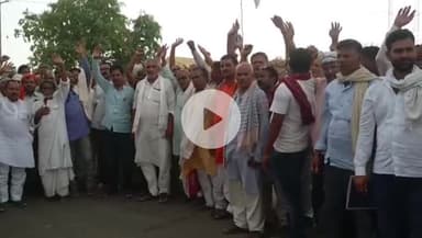 भभुआ: मसोई पीएनसी कंपनी के समीप भारतमाला परियोजना के तहत किसानों की मुआवजे की मांग को लेकर बैठक आयोजित की गई