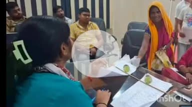 नानपारा: नानपारा में खंड विकास अधिकारी ने फरियादियों की समस्याएं सुनी, संबंधितों को त्वरित कार्रवाई के निर्देश दिए