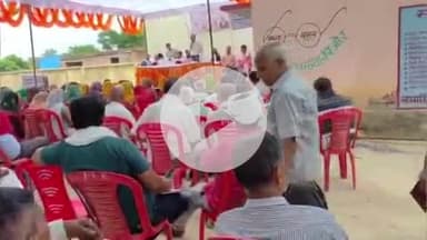 कादीपुर: अखंडनगर व करौदी कला विकास खंड में कृषकों की आय वृद्धि हेतु फसल बीमा योजना से संबंधित किसानों को किया गया जागरूक