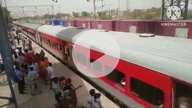 जालौर: जालौर में बुधवार को सवेरे 8:00 बजे के करीब प्रवासियों को कंफर्म टिकट नहीं मिलने के कारण हुई परेशानी