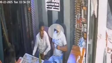 धनौरा: गजरौला की दुकान में घुसकर दुकानदार को पीटा, घटना सीसीटीवी कैमरे में कैद, वीडियो हुआ वायरल