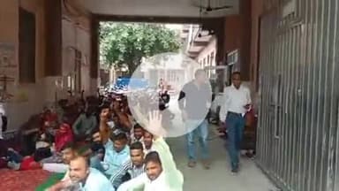 बहादुरगढ़: बकाया वेतन को लेकर सफाई कर्मचारियों की हड़ताल दूसरे दिन भी जारी, शहर में लगे कूड़े के ढेर