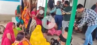 पटना ग्रामीण: तेजस्वी को पुत्र रत्न की बधाई देने राबड़ी आवास पहुंची महिलाएं, गाया सोहर, सोना, साड़ी और ₹1 लाख की हुई डिमांड