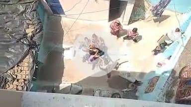 टीकमगढ़: लक्कड़ खाना मोहल्ले में छत से थूकने का विरोध करने पर की गई मारपीट, वीडियो हुआ वायरल