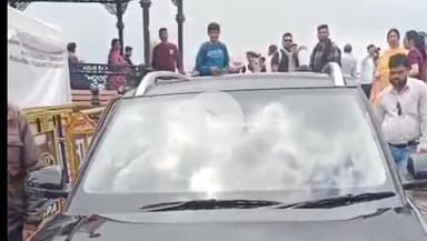 देहरादून: मसूरी कोतवाली पुलिस ने बिना नंबर प्लेट की गाड़ी में हूटर बजाकर दबंगई दिखाने वाले नाबालिग को हिरासत में लिया