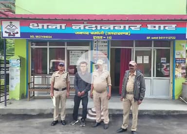 घाट: नन्दानगर घाट पुलिस ने एक वारंटी को गिरफ्तार कर न्यायालय के समक्ष पेश किया