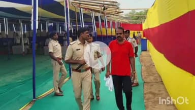 भभुआ: जगजीवन स्टेडियम में चल रही गृह रक्षक शारीरिक दक्षता परीक्षा का डीएम ने किया औचक निरीक्षण