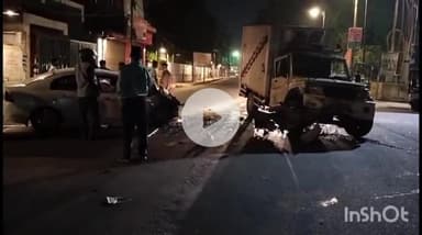 बरेली: कोतवाली थाना क्षेत्र के दामोदर पार्क के पास तेज रफ्तार पिकअप और कार में हुई जोरदार टक्कर