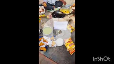 बिजली के निजीकरण के विरोध में बिजली कर्मचारियों ने वाराणसी में पकौड़ा छानकर किया विरोध प्रदर्शन