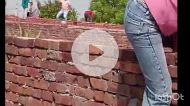 कोल: लोधा इलाके में चकरोड को लेकर दो पक्षों में हुआ पथराव, वीडियो सोशल मीडिया पर वायरल