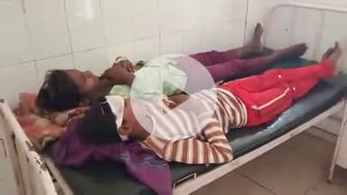 टीकमगढ़: गोर गांव के समीप अनियंत्रित होकर खदान में गिरी बाइक, चाचा-भतीजे हुए घायल