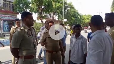 धनौरा: बजरंग दल ने बछरायूं थाने पर प्रतिबंधित पशु कटान के खिलाफ किया हंगामा, दिया धरना