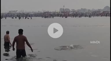 बरेली: सुभाष नगर थाना क्षेत्र के रामगंगा घाट पर दशहरा गंगा के दिन हजारों श्रद्धालुओं ने लगाई आस्था की डुबकी