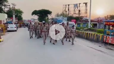 शाहजहांपुर: आगामी त्योहारों के दृष्टिगत पुलिस अधीक्षक ने थाना सदर बाजार क्षेत्र में किया पैदल गश्त