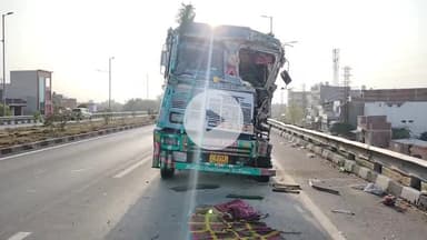 इटावा: इटावा पब्लिक स्कूल के समीप नेशनल हाईवे पर कंटेनर और ट्रक की भिंडन्त में ट्रक चालक-परिचालक बाल-बाल बचे, कंटेनर फरार