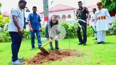 कांके: राजभवन में राज्यपाल संतोष कुमार गंगवार ने विश्व पर्यावरण दिवस पर किया पौधारोपण