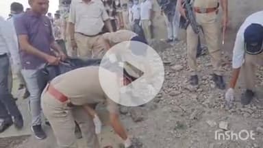 અમદાવાદ શહેર: અમદાવાદ શહેર પોલીસ કમિશનર જી.એસ મલિક સહિતના પોલીસકર્મીઓએ કરી સાબરમતીની સફાઈ