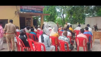 बलरामपुर: थाना कोतवाली देहात एवं पुलिस चौकी श्रीनगर में आगामी त्यौहार के मद्देनज़र पीस कमेटी की बैठक की गई