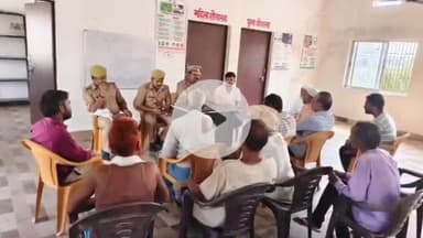 कसिया: कसया पुलिस ने जुमे की नमाज व बकरीद को लेकर आधा दर्जन गांवों में की बैठक, लोगों से ली जानकारी और दिए सुझाव