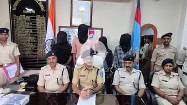 कांके: रांची: रातु थाना क्षेत्र में पत्थर से कुचलकर हत्या करने के मामले में चार आरोपी गिरफ्तार