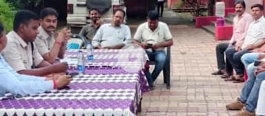 तोपचांची: आगामी बकरीद पर्व को लेकर हरिहरपुर थाना परिसर में शांति समिति की बैठक आयोजित