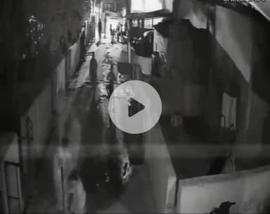 तानसेन: ग्वालियर में महिला ने युवक को पीटा, युवक की पत्नी ने भी महिला से की मारपीट, वीडियो वायरल