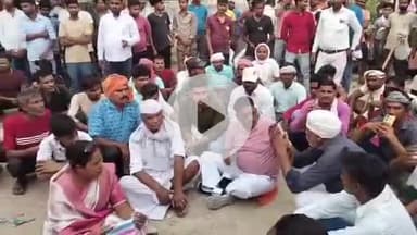 सीतापुर: खैराबाद के तेरा गांव के लोगों ने बिजली की समस्या को लेकर पावर हाउस पर जमकर किया प्रदर्शन