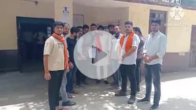 खुरई: बकरीद पर गौहत्या के विरोध में गौरक्षकों और हिंदू संगठनों का प्रदर्शन, राष्ट्रपति के नाम एसडीएम को ज्ञापन सौंपा